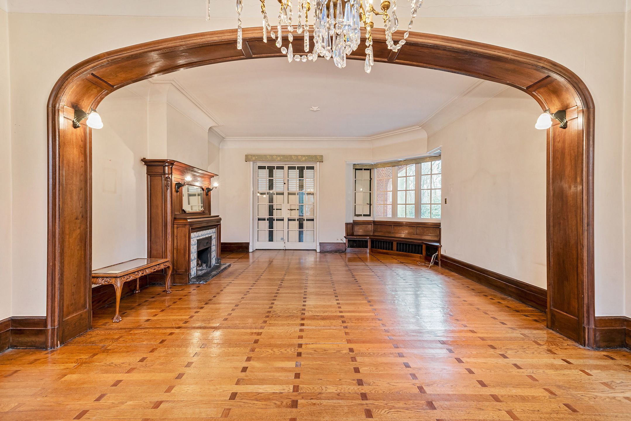 In Vriesdonk, rietgedekte karaktervolle villa met authentieke elementen, prachtige parktuin, hoge plafonds en veel verbouwingspotentieel!  Grondoppervlakte  is ca. 9127m². foto 6