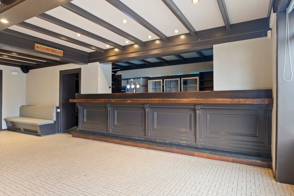 HANDELSHUIS MET PARKING OP EEN TOPLOCATIE IN LINTER foto 6