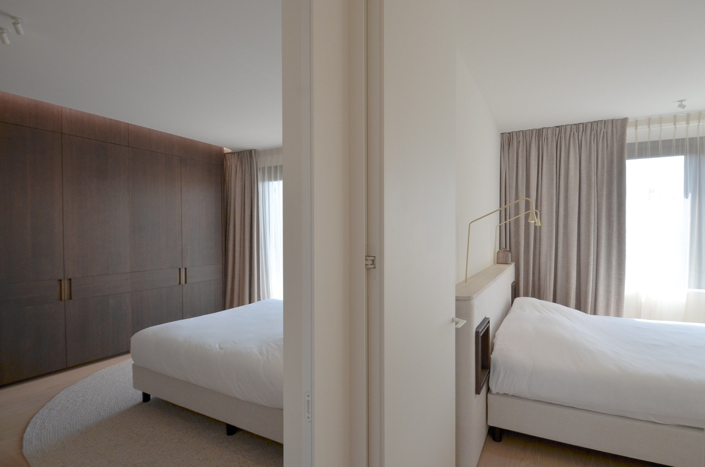 Uitzonderlijk gerenoveerd appartement met frontaal zeezicht in het Zoute. foto 26