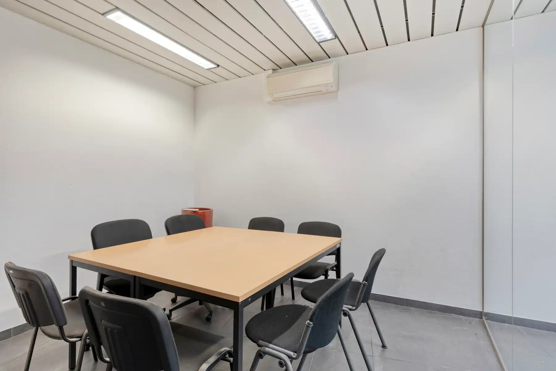 Topgelegen kantoorruimte voor medische praktijk foto 10