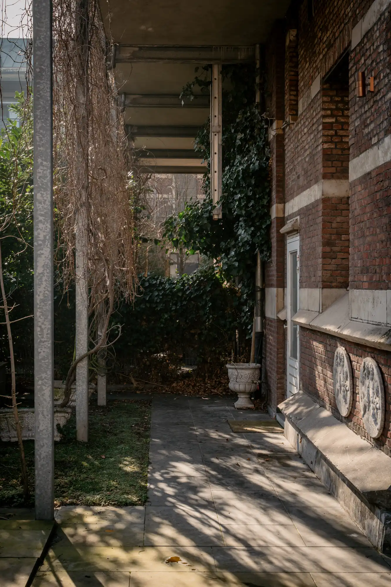 Doornroosje en Zillion in één sprookje: er was eens een appartement met een vijver in een kasteel. foto 10