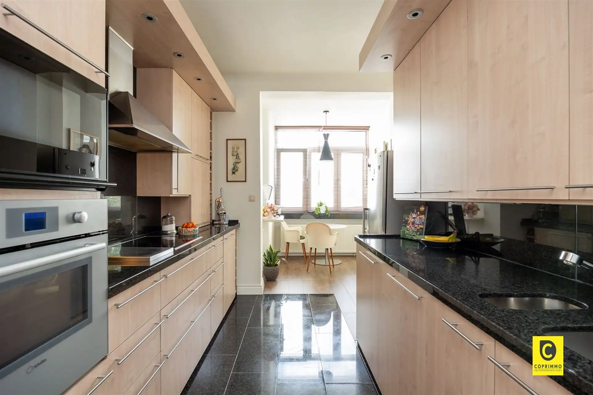 Charmant 3slpk dakappartement met terras en P foto 6