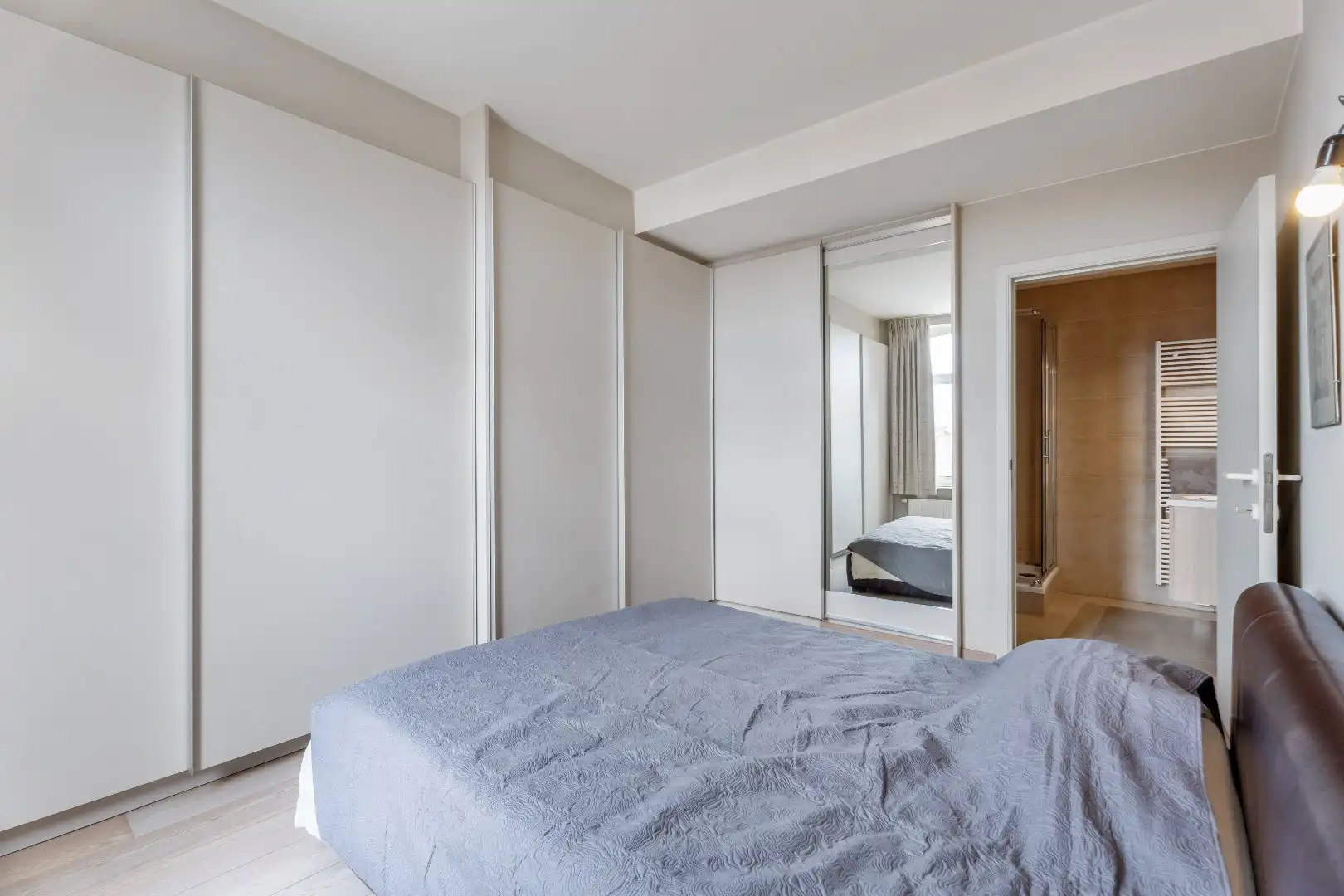 Uniek triplex met zonneterras van 75 m² in hartje Ieper foto 12