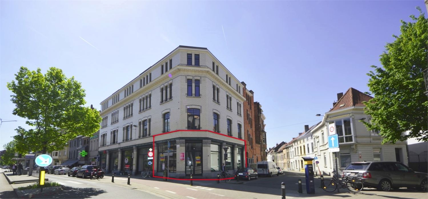 POLYVALENT HOEKPAND KORTRIJKSESTEENWEG GENT foto {{pictureIndex}}