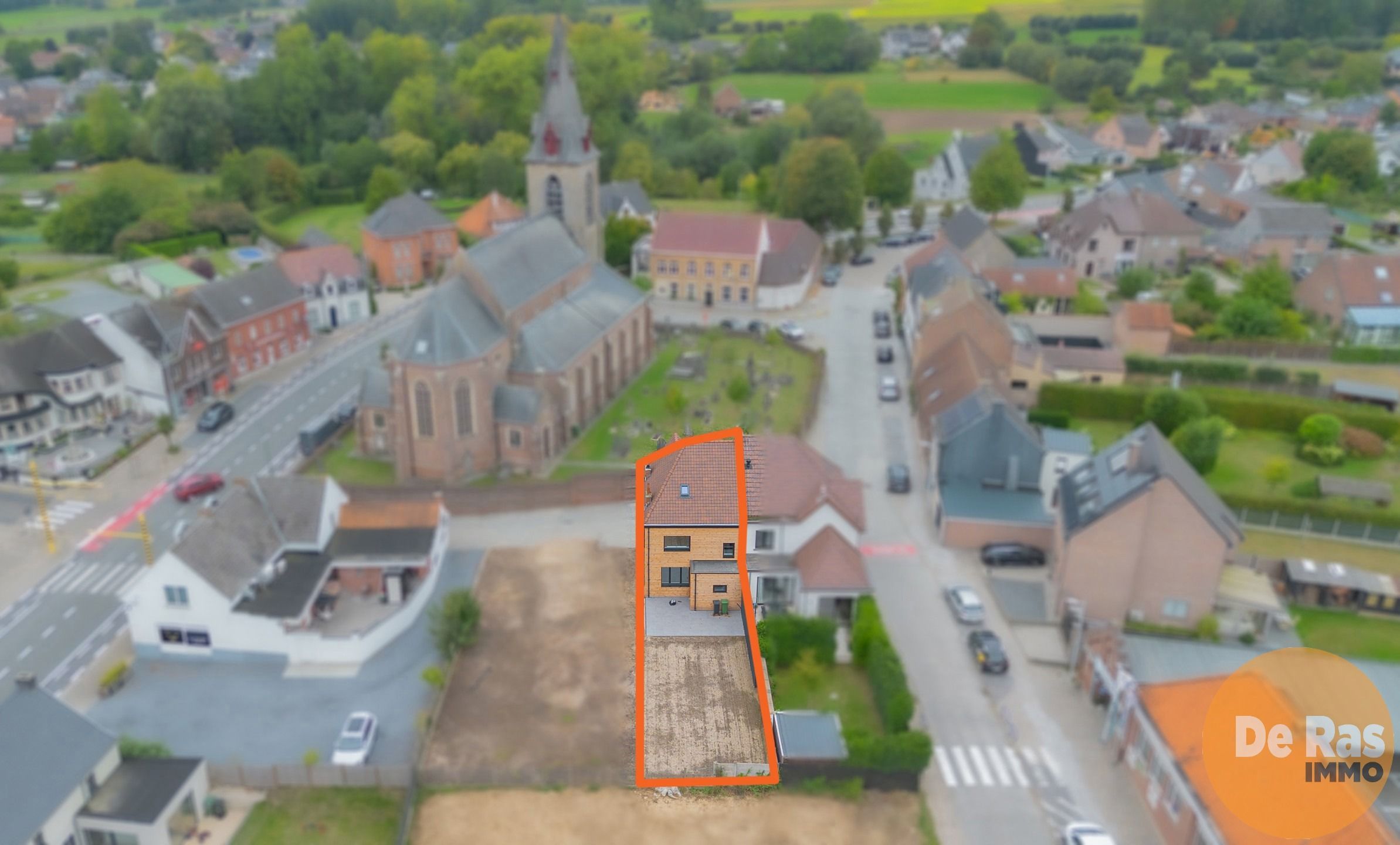HILLEGEM – Mooi gerenoveerde woning met aangename tuin foto 4