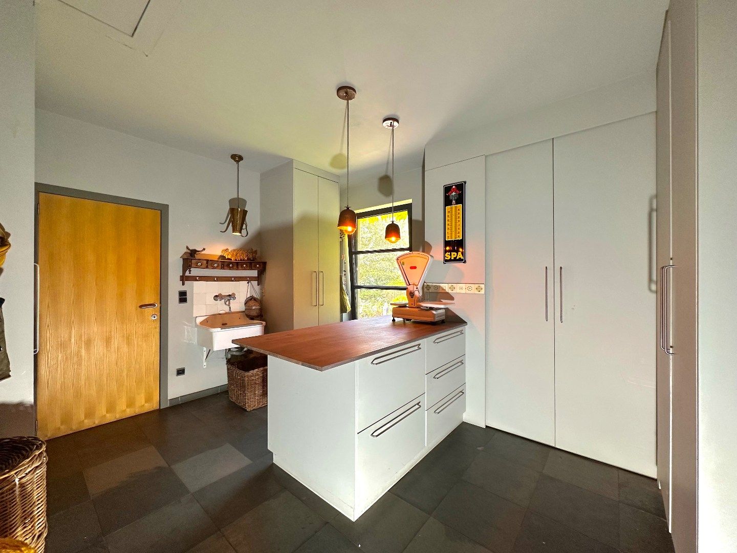 Unieke woning met werkplaats op toplocatie in Tongeren – industrieterrein Overhaam foto 24
