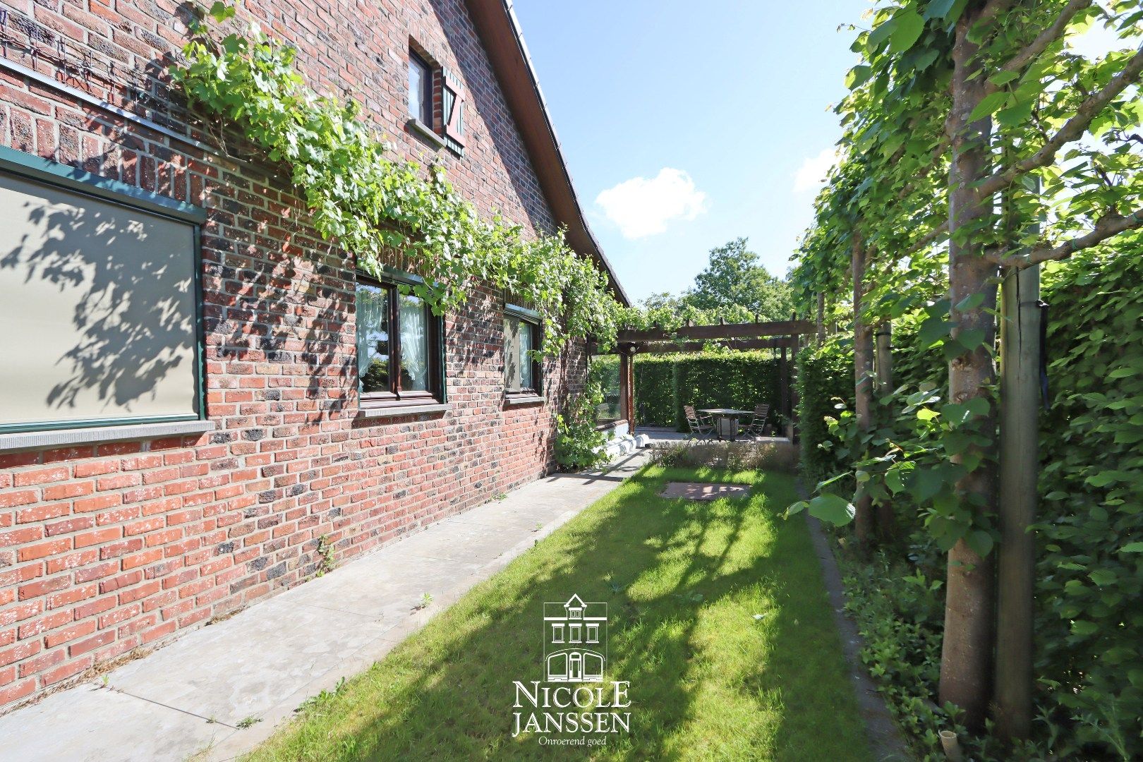 Ruime woning met grote kelder  foto 24