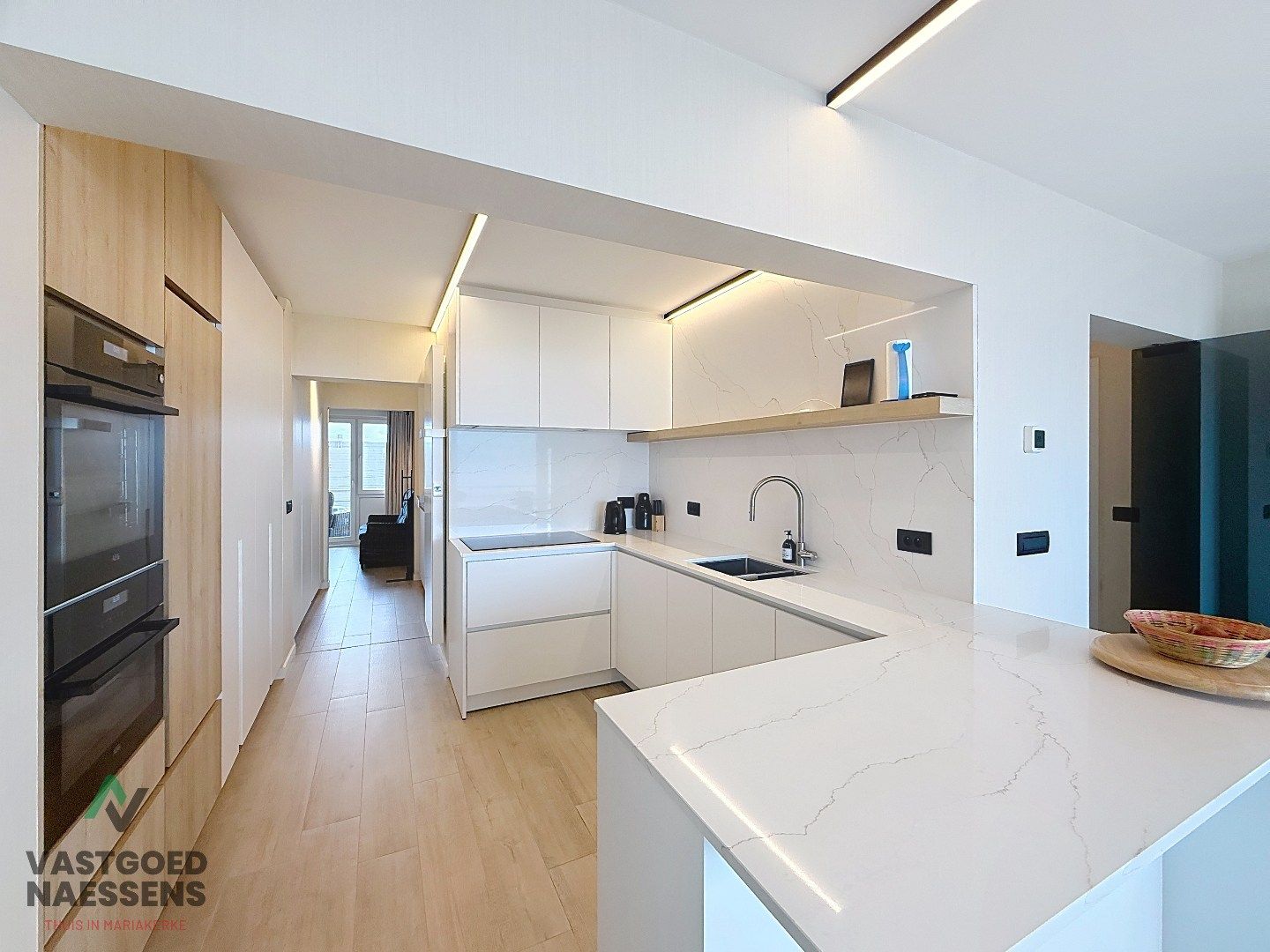 SCHITTEREND VERNIEUWD 3 SLPK APP MET ZICHT OP ZEE EN TERRAS foto 9