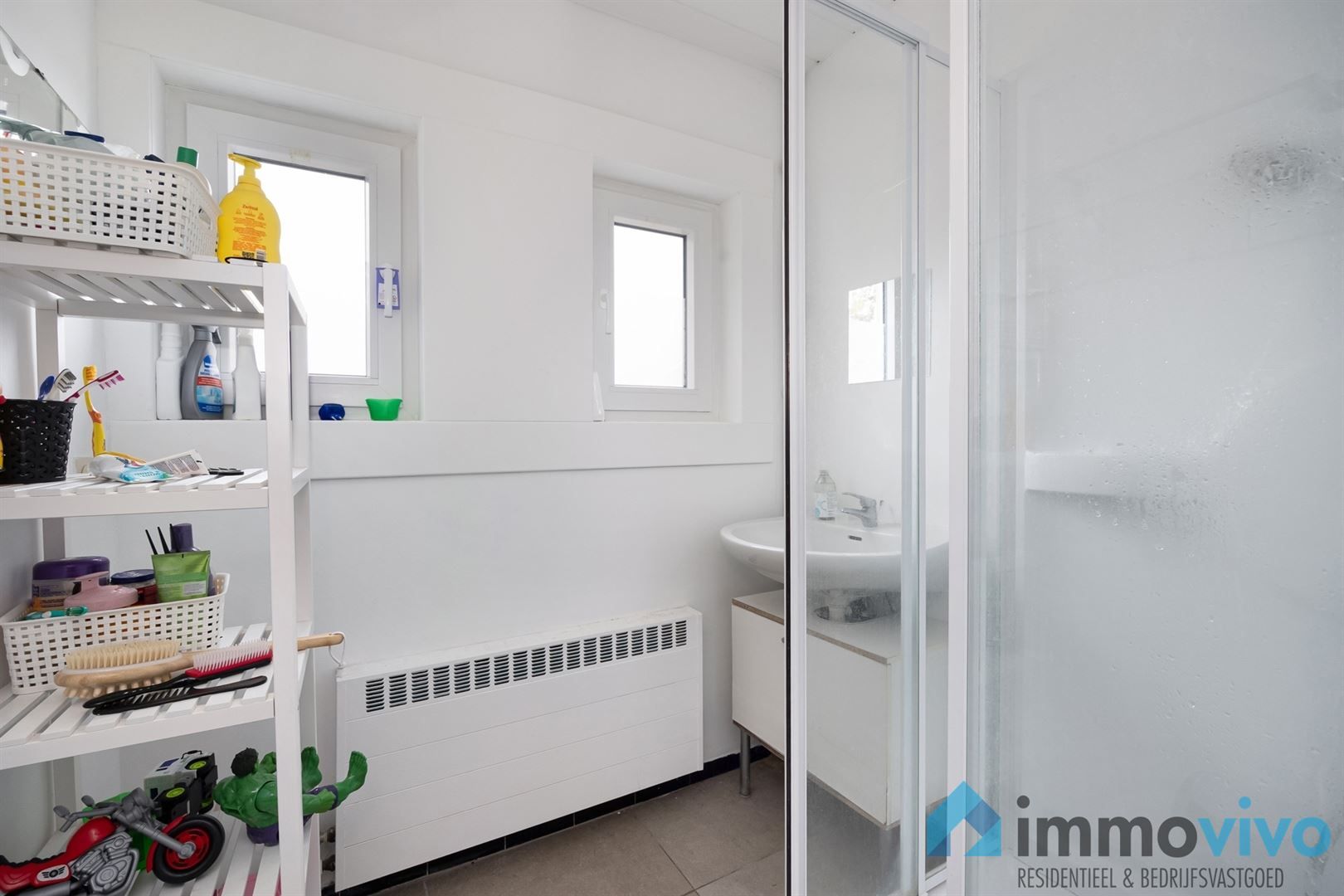 Half open woning met drie slaapkamers en tuin foto 11