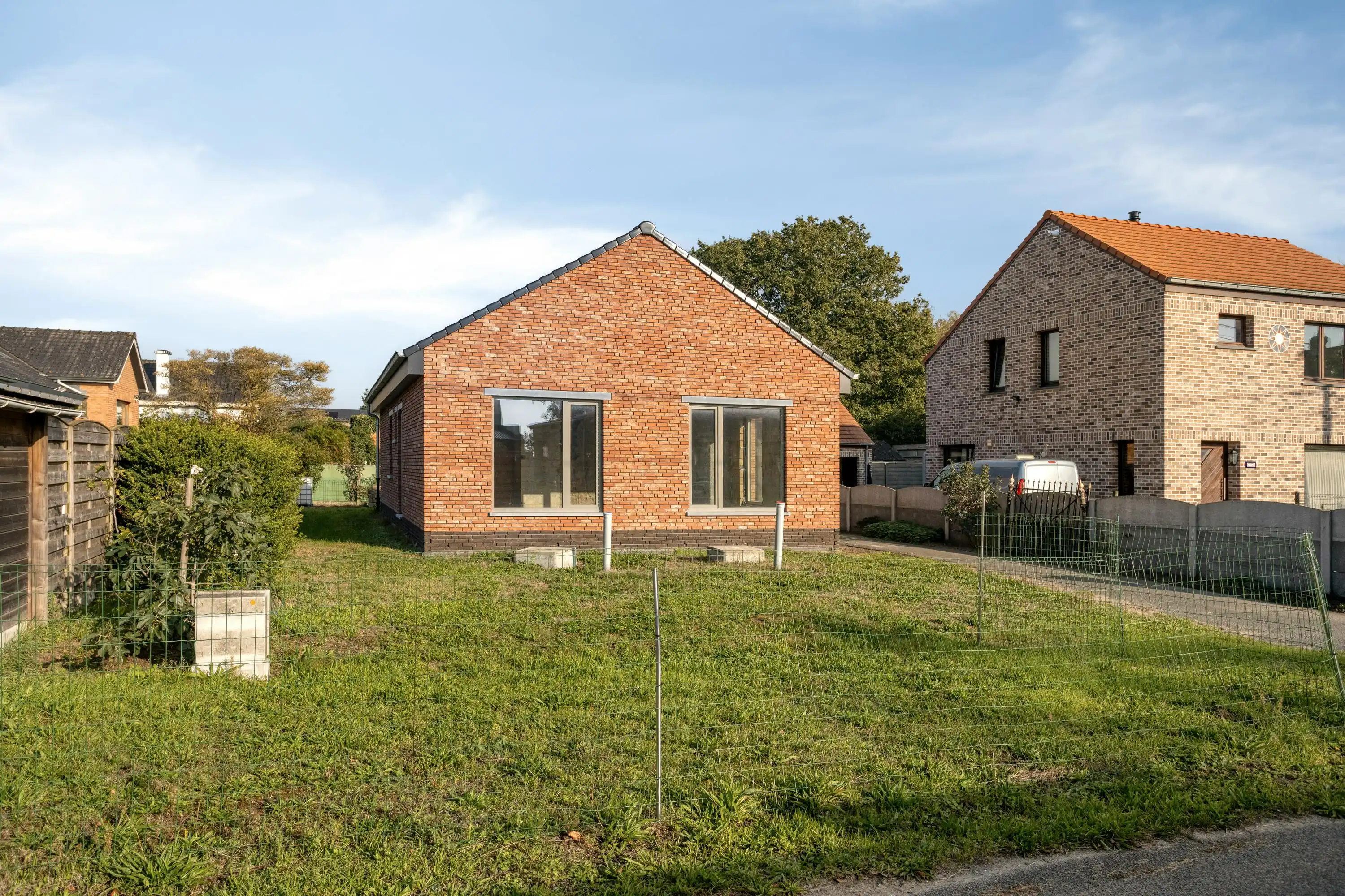 Vrijstaand, gelijkvloers huis met potentieel te Maldegem foto 5