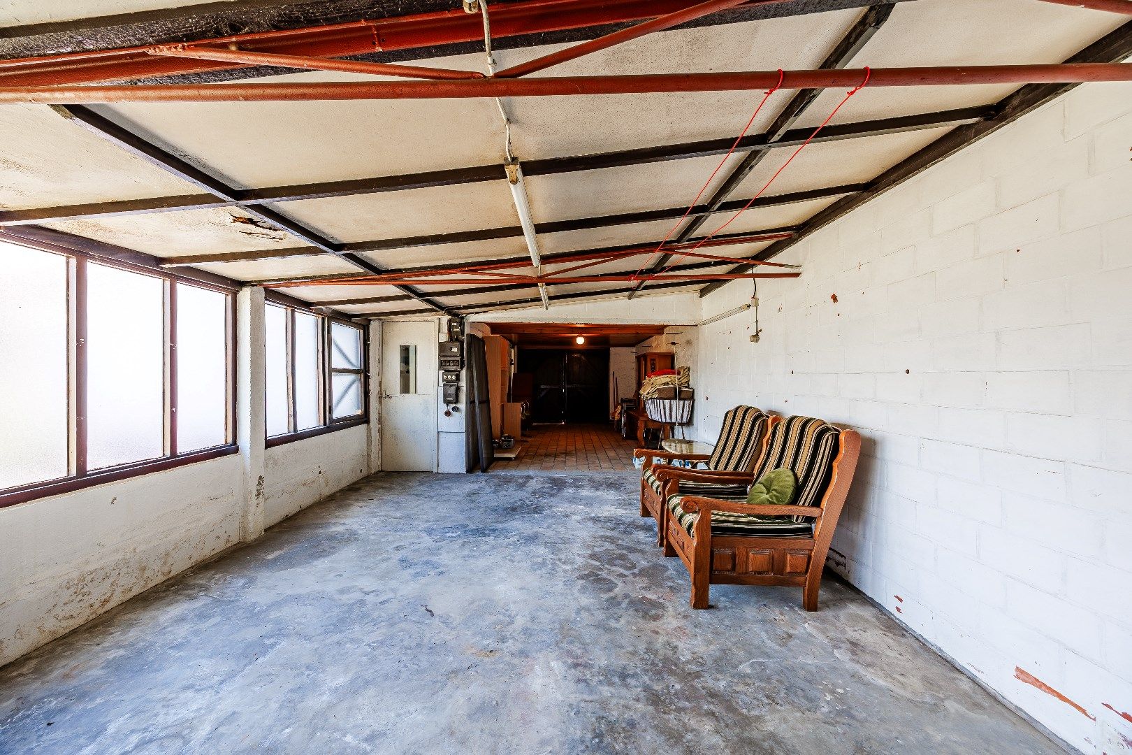 Ruime gezinswoning met 5 slpk en garage foto 20