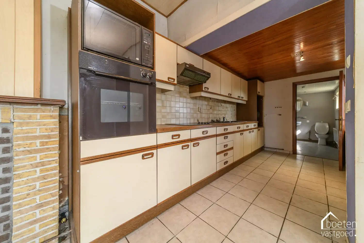 Leisele :Landelijk gelegen renovatiewoning op 1.477 m² grondoppervlakte met prachtig open zicht. foto 8