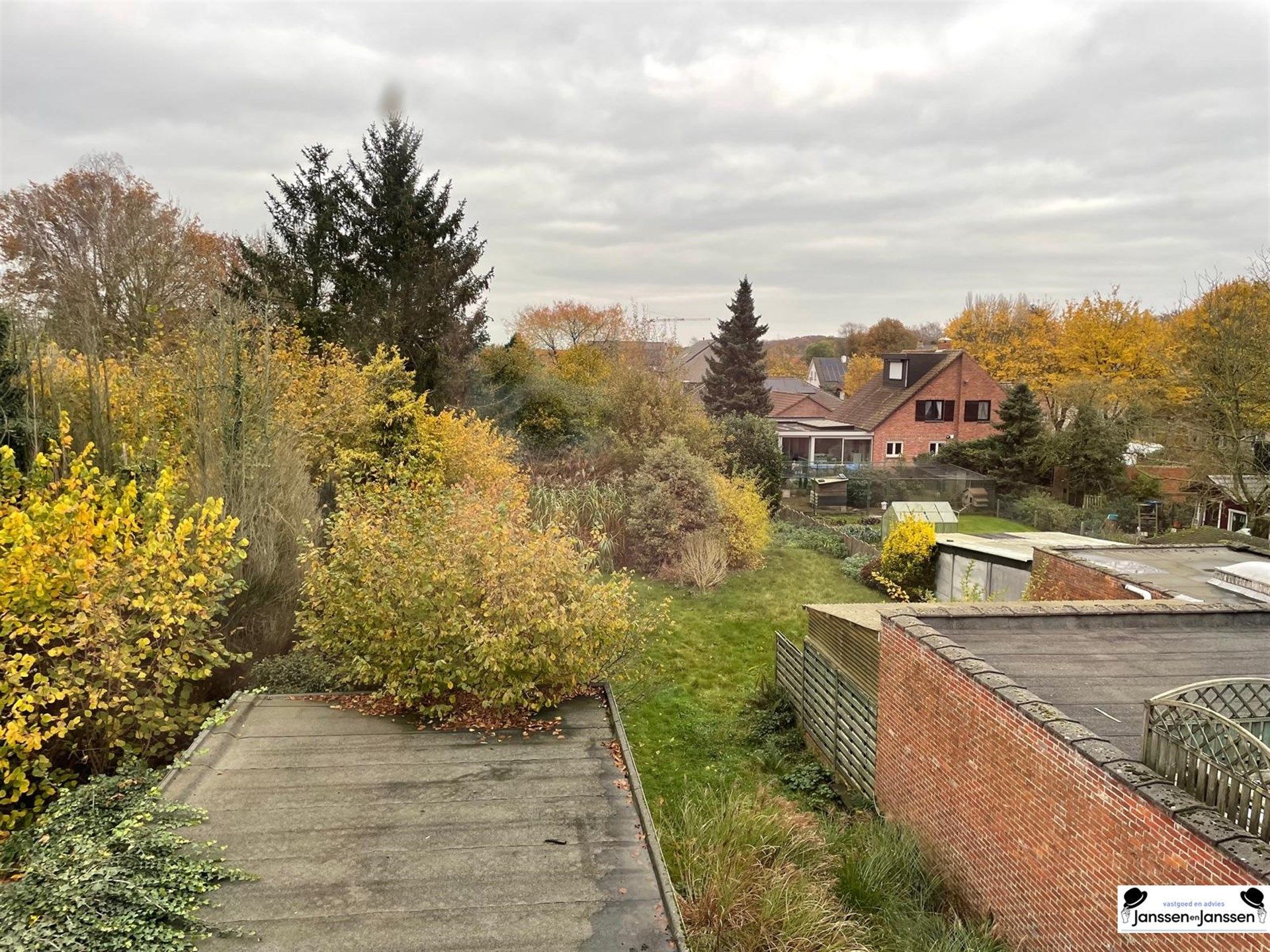 Ruim kantoorgebouw (met potentiële woonst) in hartje Gooreind foto 17