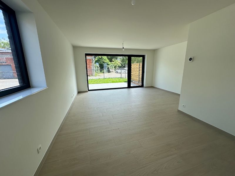 Stijlvolle nieuwbouwwoning in het centrum van Kaprijke! foto 2