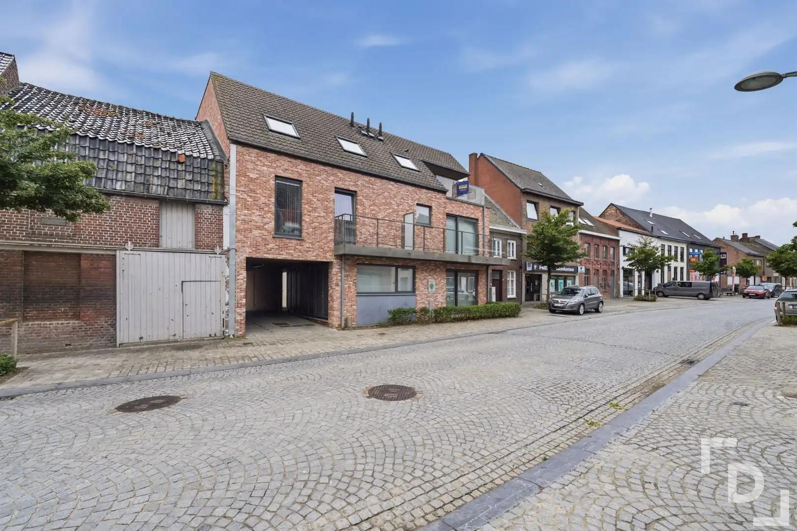 Nieuwbouwappartement met 2 terrassen en garage te koop in het hart van Proven. foto 23