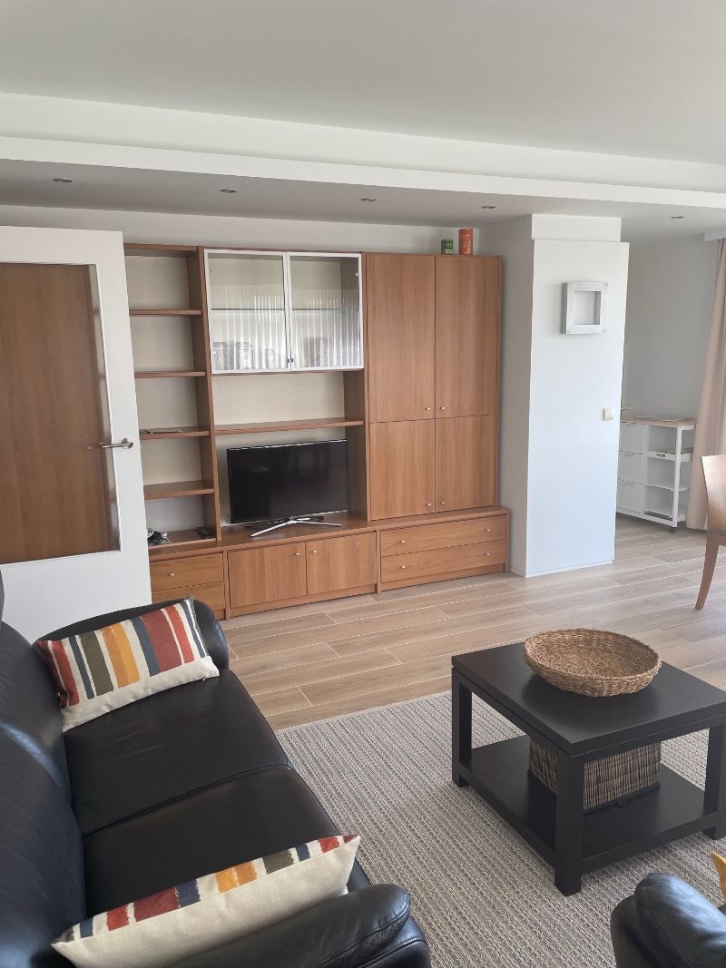 Gerenoveerd en lichtrijk appartement met schitterend open zicht over het Zonneplein! foto 3