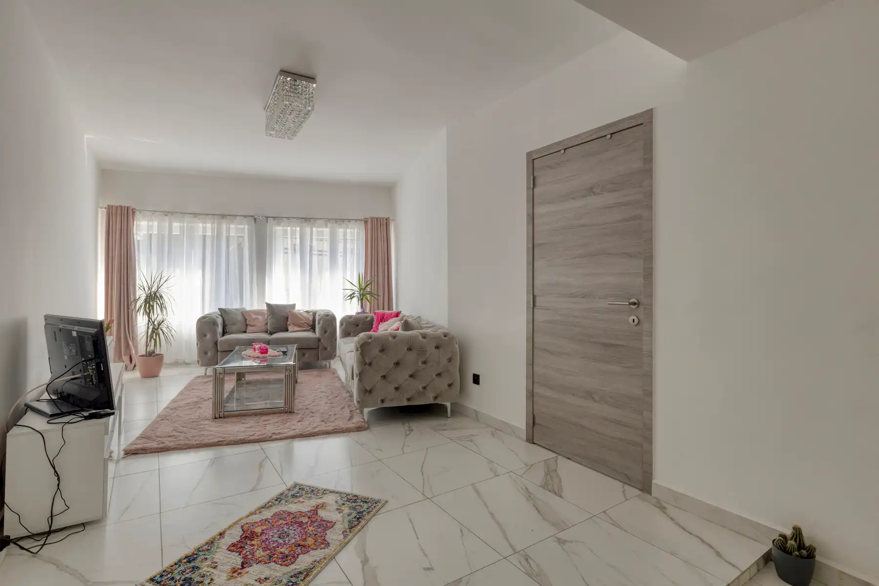 Ruime bel-etage met 4 slaapkamers en handelsruimte foto 4