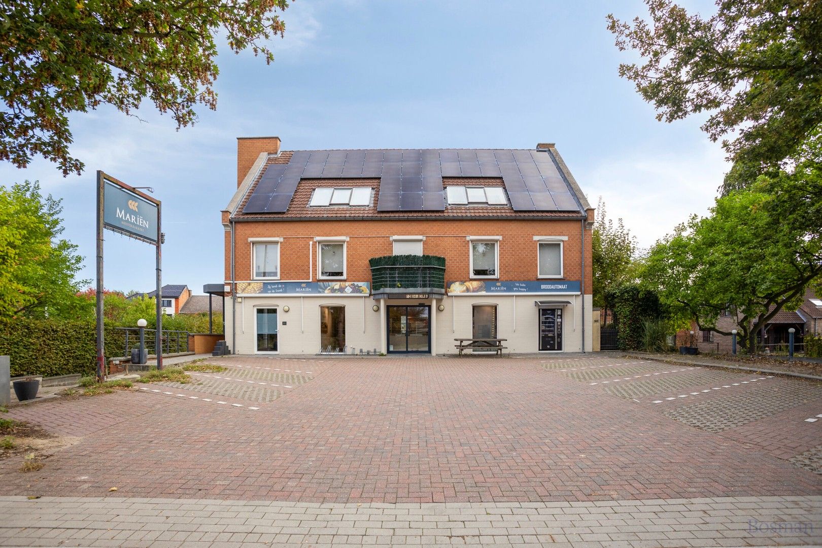 Handelspand met parking te koop in Diest foto {{pictureIndex}}