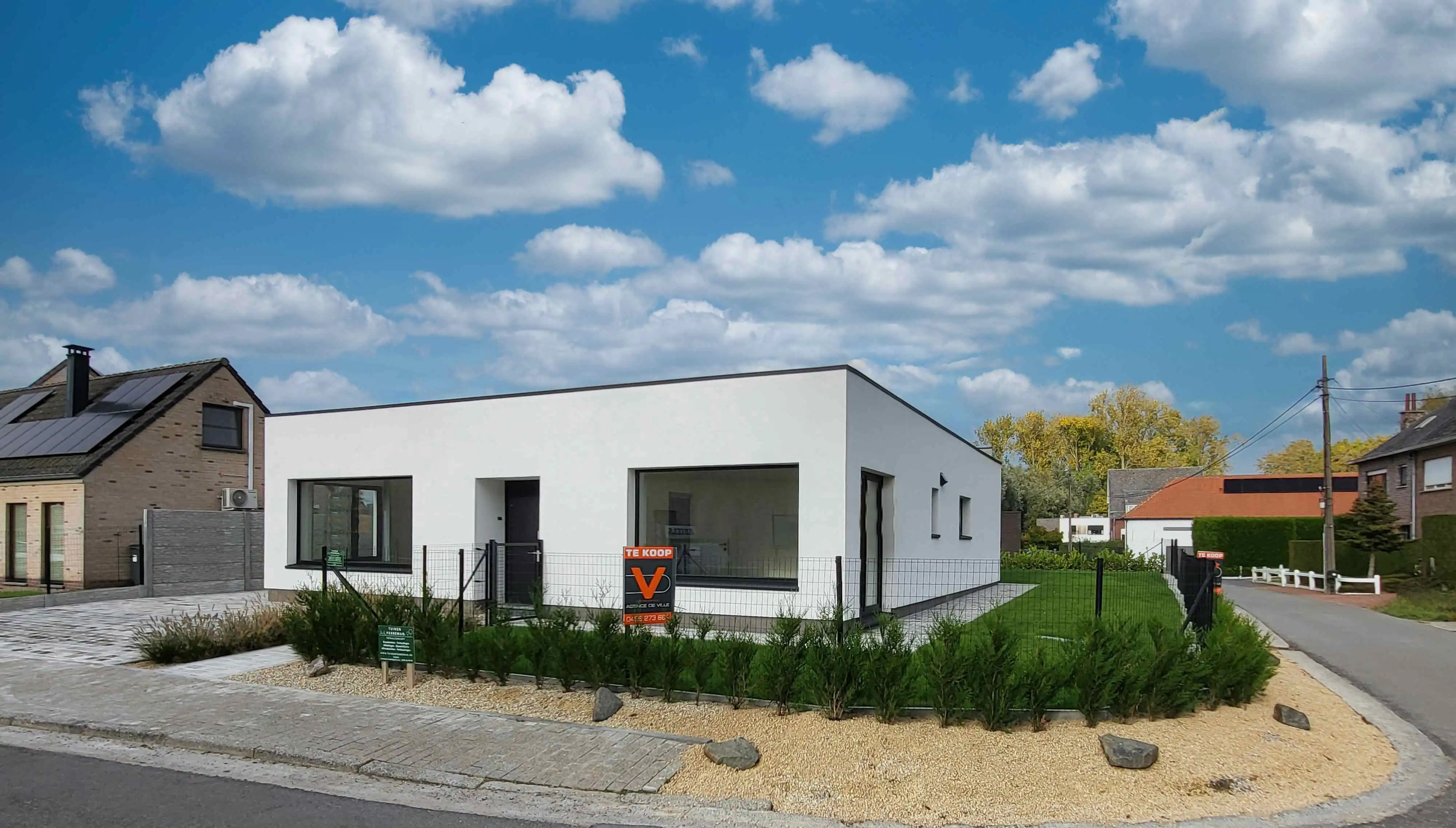 Volledig gerenoveerde, energiezuinige bungalow op 556m² met prachtig aangelegde tuin. Topper! foto 5