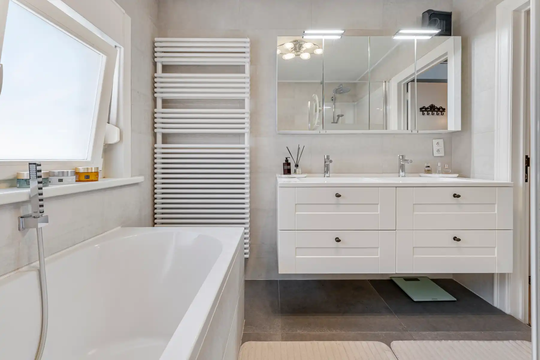 Instapklare woning met 4 slaapkamers op toplocatie foto 14