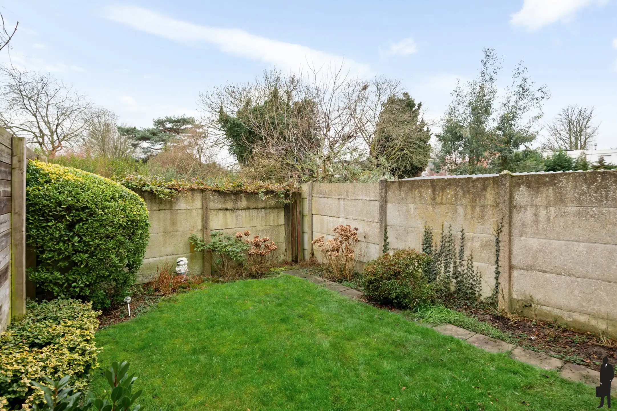 Te renoveren burgerwoning met 3-4 spk en zuidwest tuin  foto 13