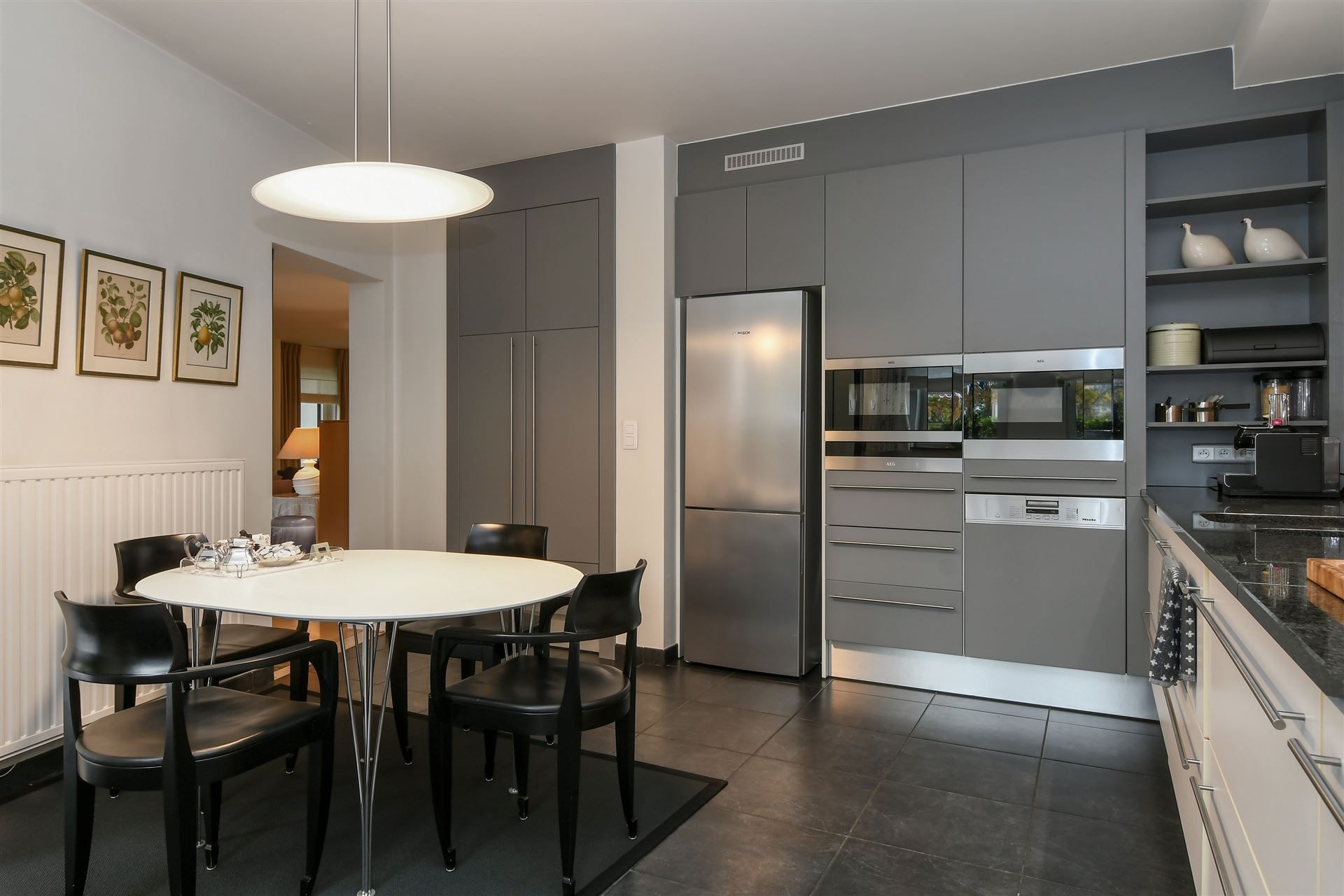 Luxueus en instapklaar appartement met 3 terrassen en ondergrondse garagebox in residentie “Leemhoek III” te Maaseik. foto 19