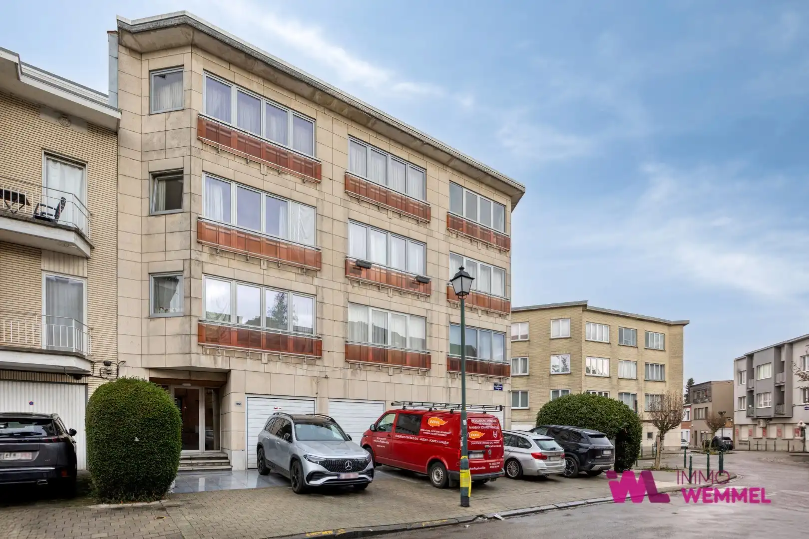 Verzorgd appartement met lift, 2 slaapkamers, garage en kelder foto 2