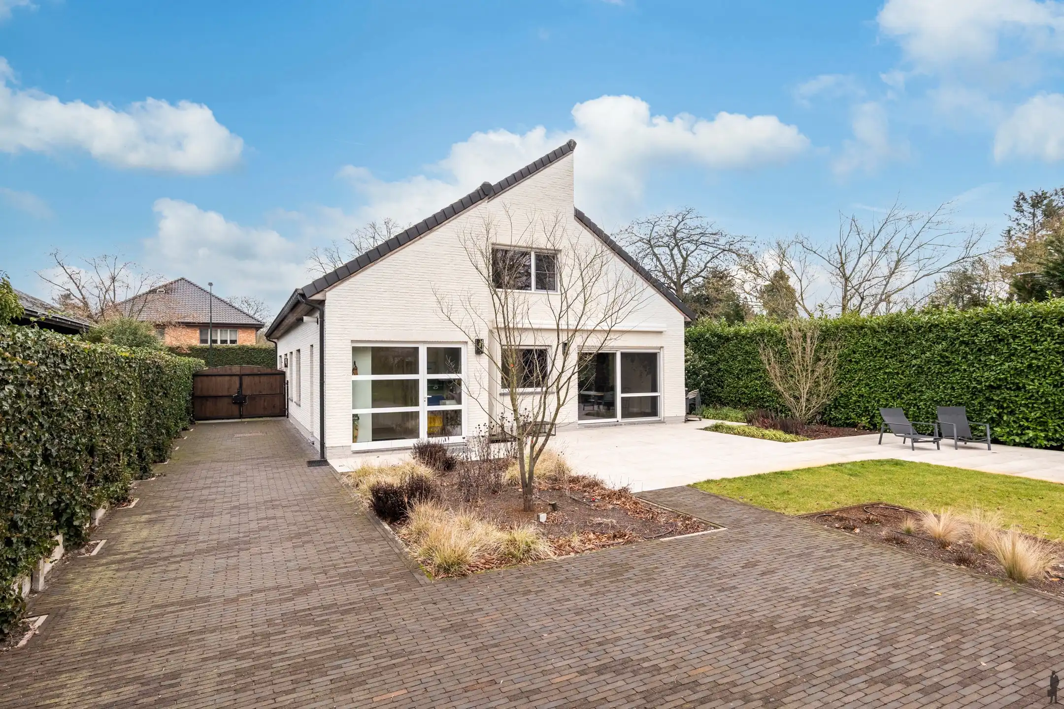 Ruime villa in rustige straat met prachtige zuid-west tuin foto 6