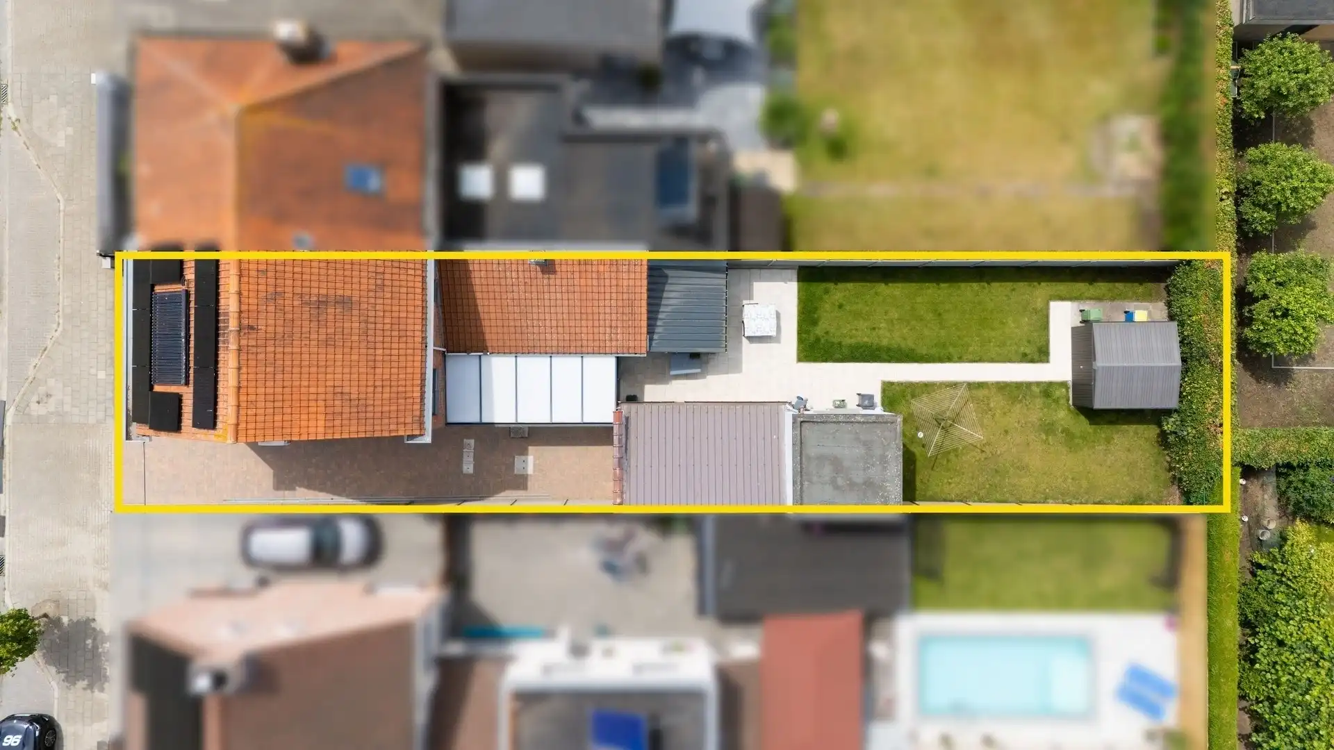Goed gelegen halfopen bebouwing met ruime oprit, 3 slaapkamers en tuin foto 25