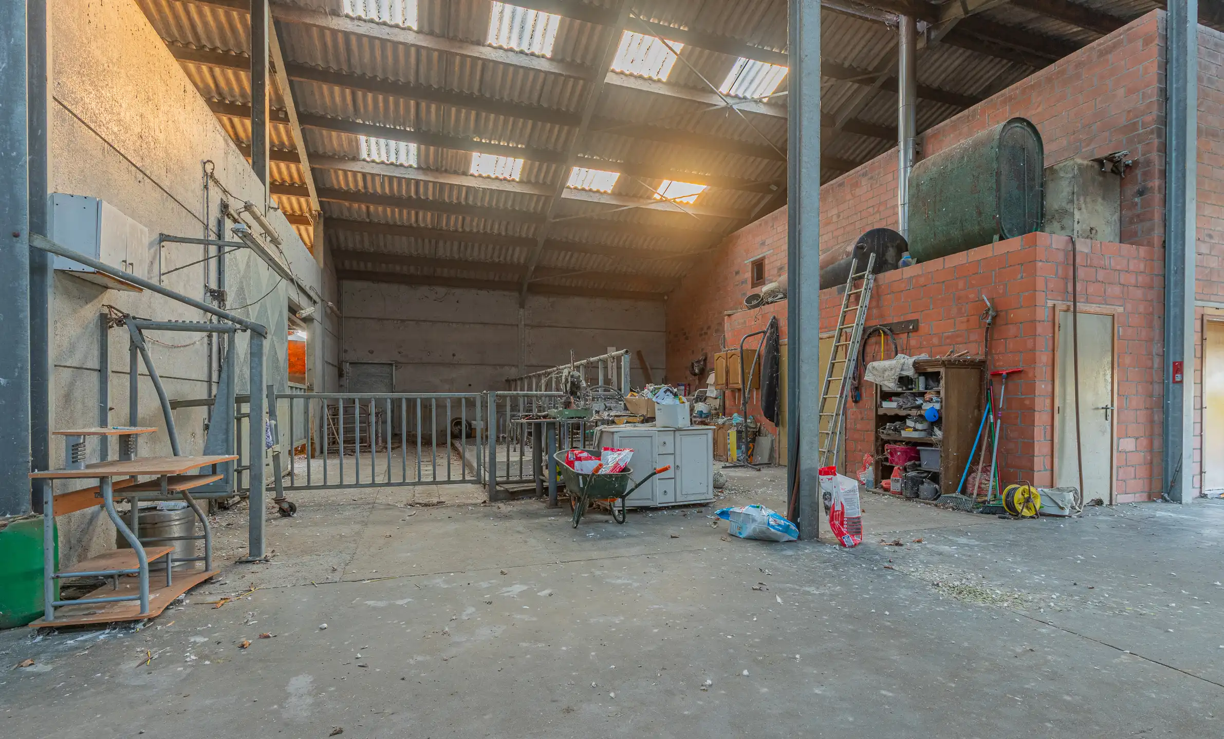 LAARNE- &nbsp;Landbouweigendom met geïntegreerde woning&nbsp; foto 20