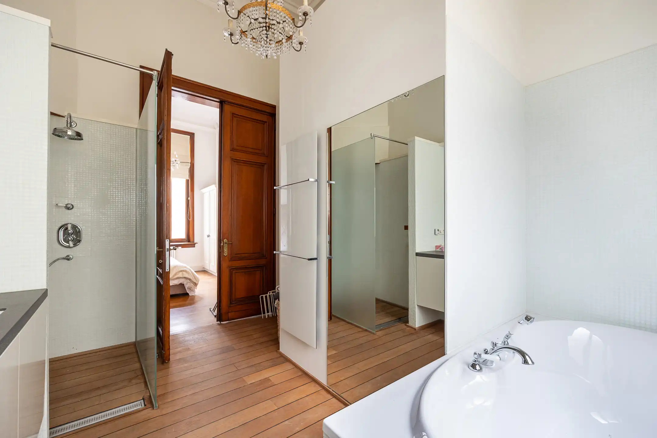 ANTWERPEN - Majestueus karaktervol appartement  foto 8