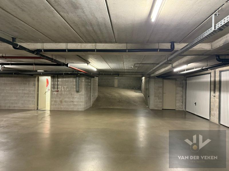 RUIM GEMEUBELD 3-SLPK APPARTEMENT foto 17