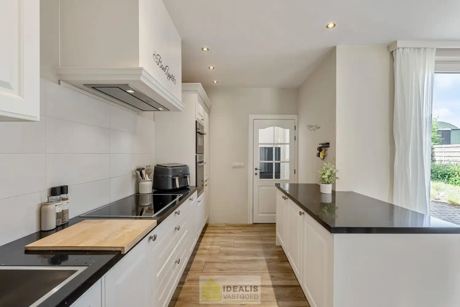 IDEALIS VASTGOED - Prachtige stijlvolle woning met 2 tot 3 slaapkamers op gegeerde locatie! foto 16