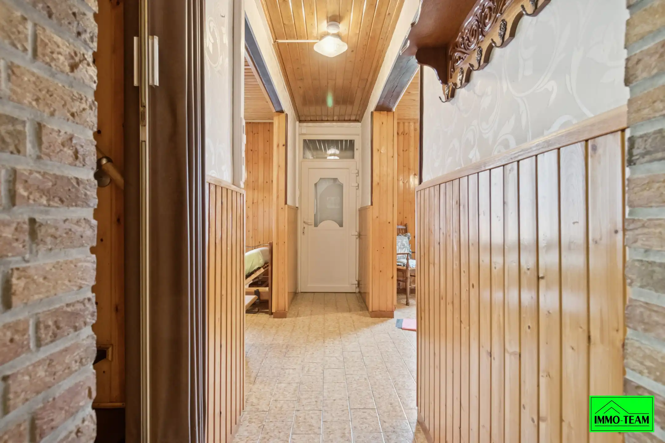 Charmante woning met renovatiepotentieel  foto 12