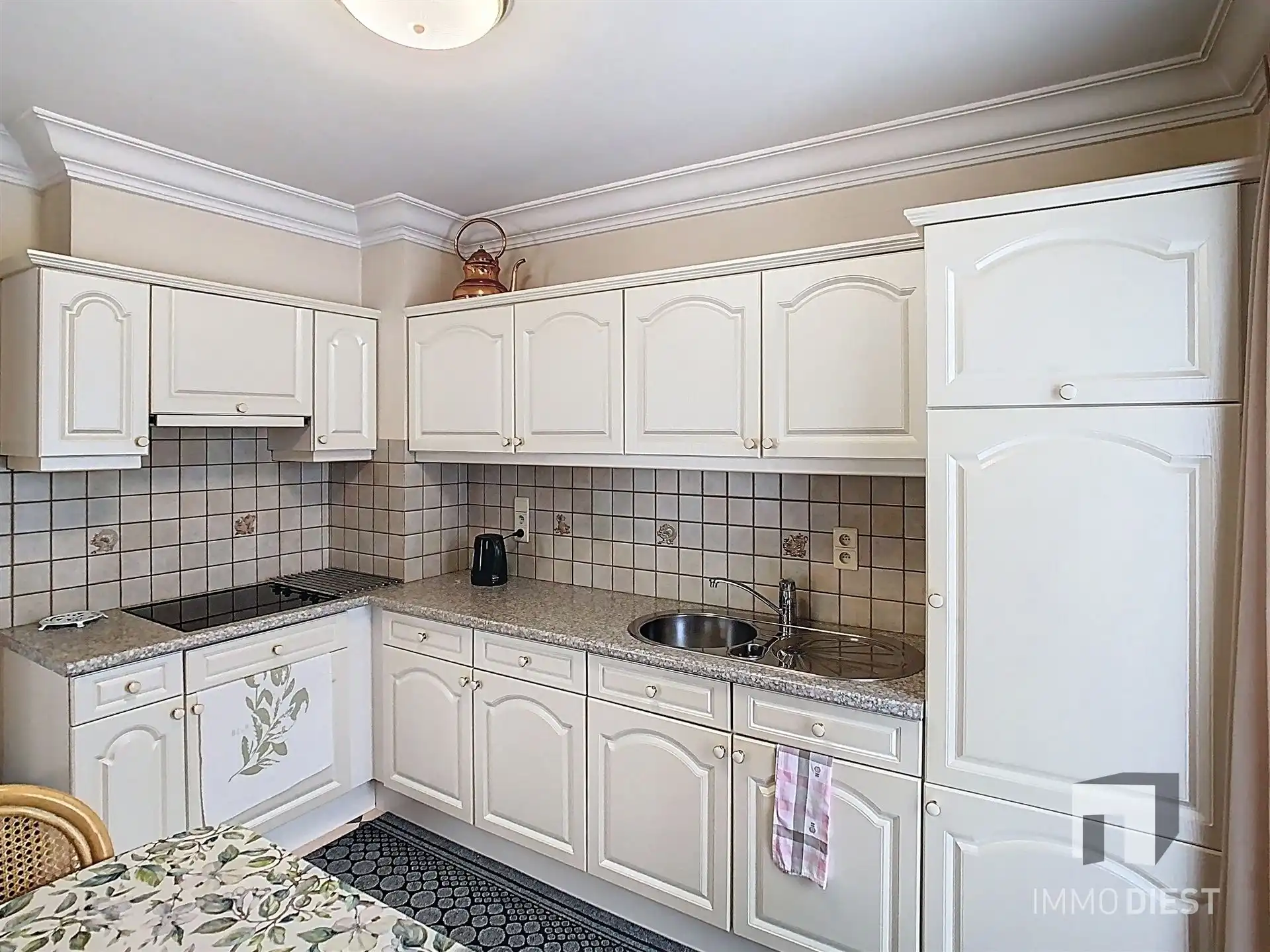 Topligging: gelijkvloers appartement mét garage en kelder foto 13