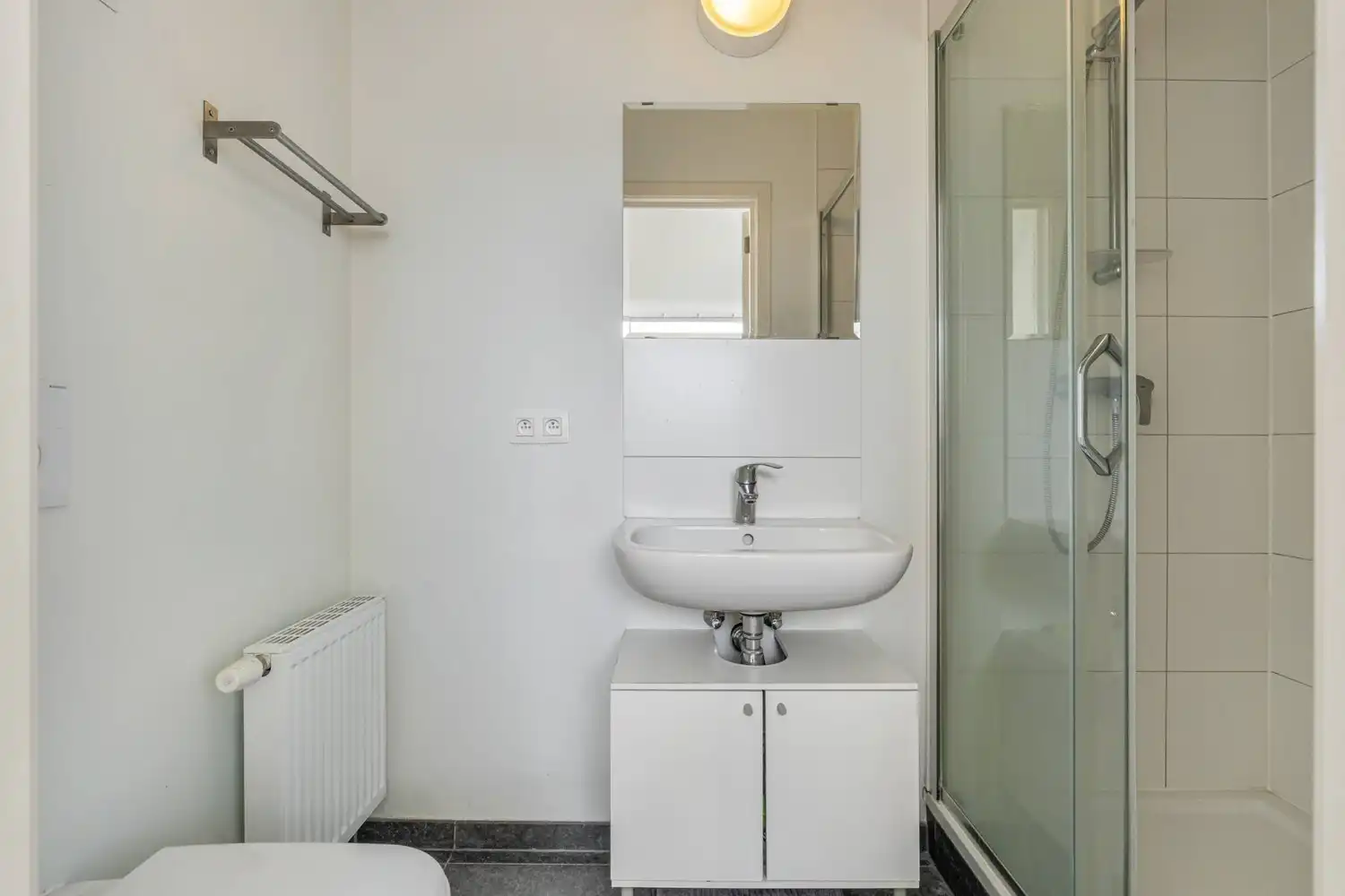 Recente studentenkamer met eigen sanitair in het luxueuze Ramberghof te centrum Leuven! foto 9