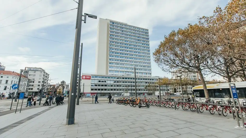 Kantoren te huur in Theaterbuilding te Antwerpen foto {{pictureIndex}}