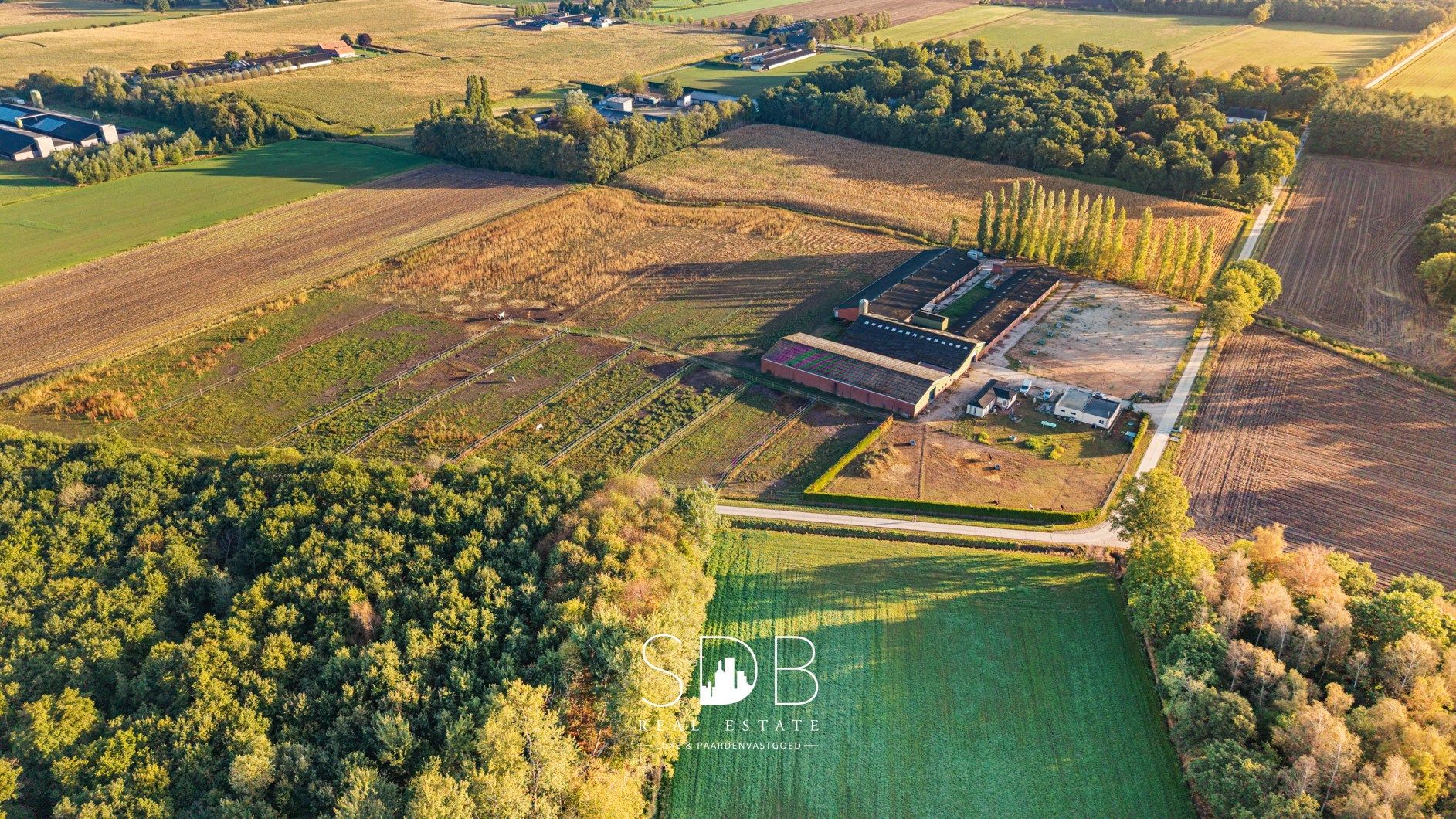 Boerderij met paardenfaciliteiten en graslanden op 14.490m² foto 35