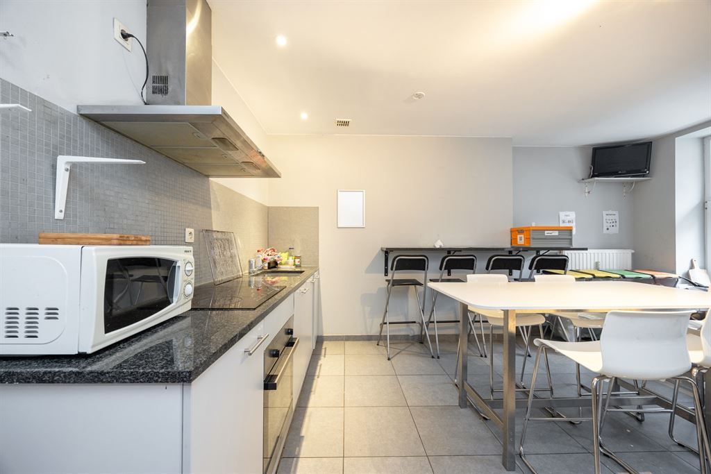 Rustige en lichtrijke studentenkamer op toplocatie  foto 8