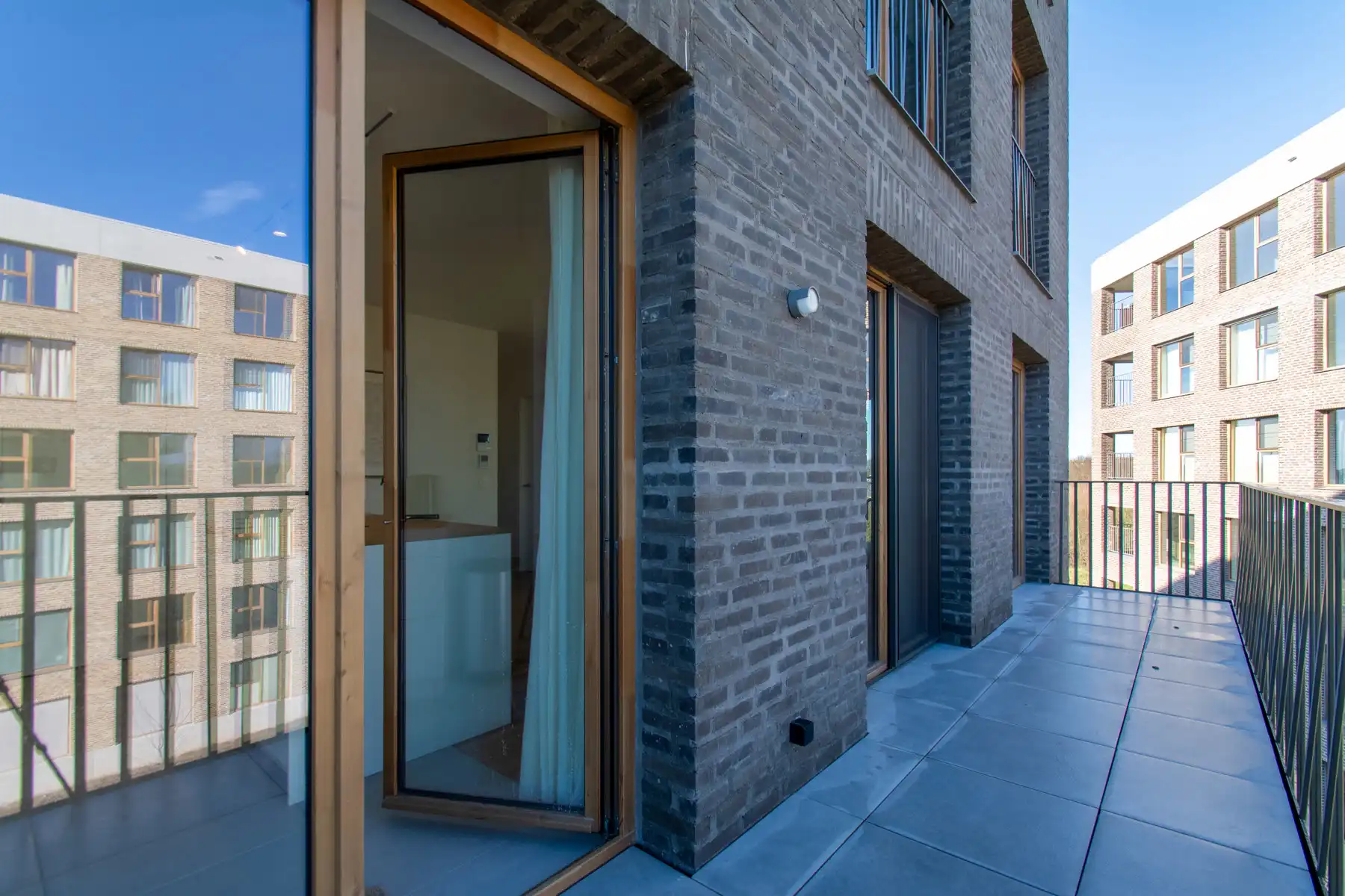 Rustig en comfortabel 2slpk appt. met mooi terras  foto 10