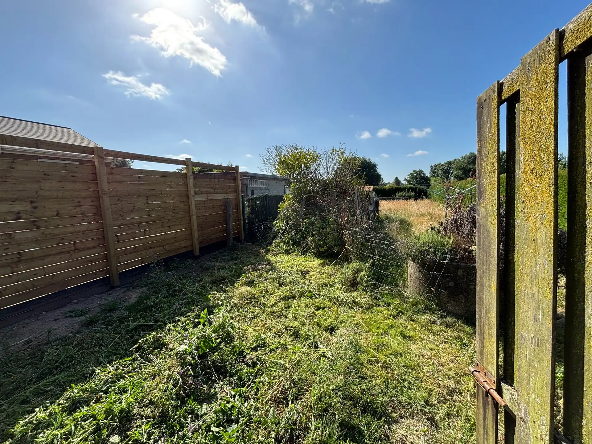 Landelijk gelegen renovatiewoning met prachtig uitzicht over de velden foto 34