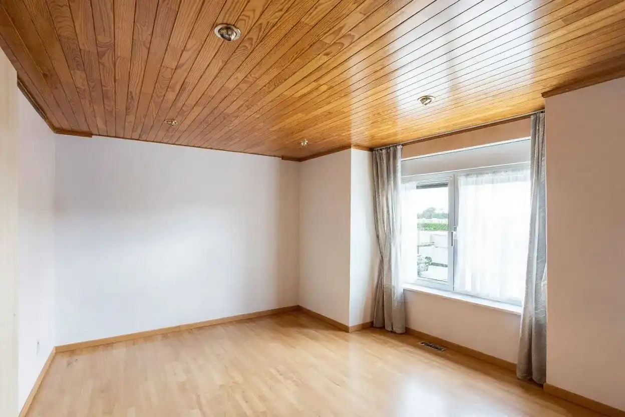 Te renoveren woning met 3 slaapkamers en zolder in Bissegem foto 8