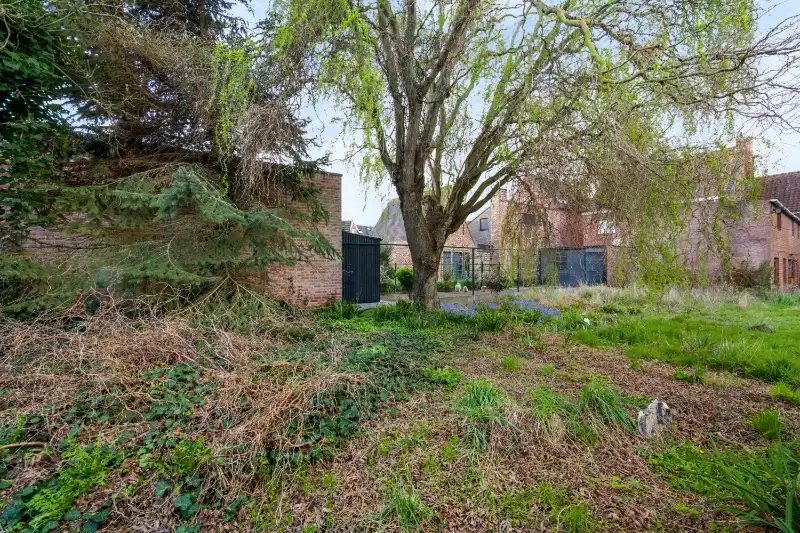 Gits :  te renoveren woning met veel potentieel op topligging.  Opp 461 m² foto 2