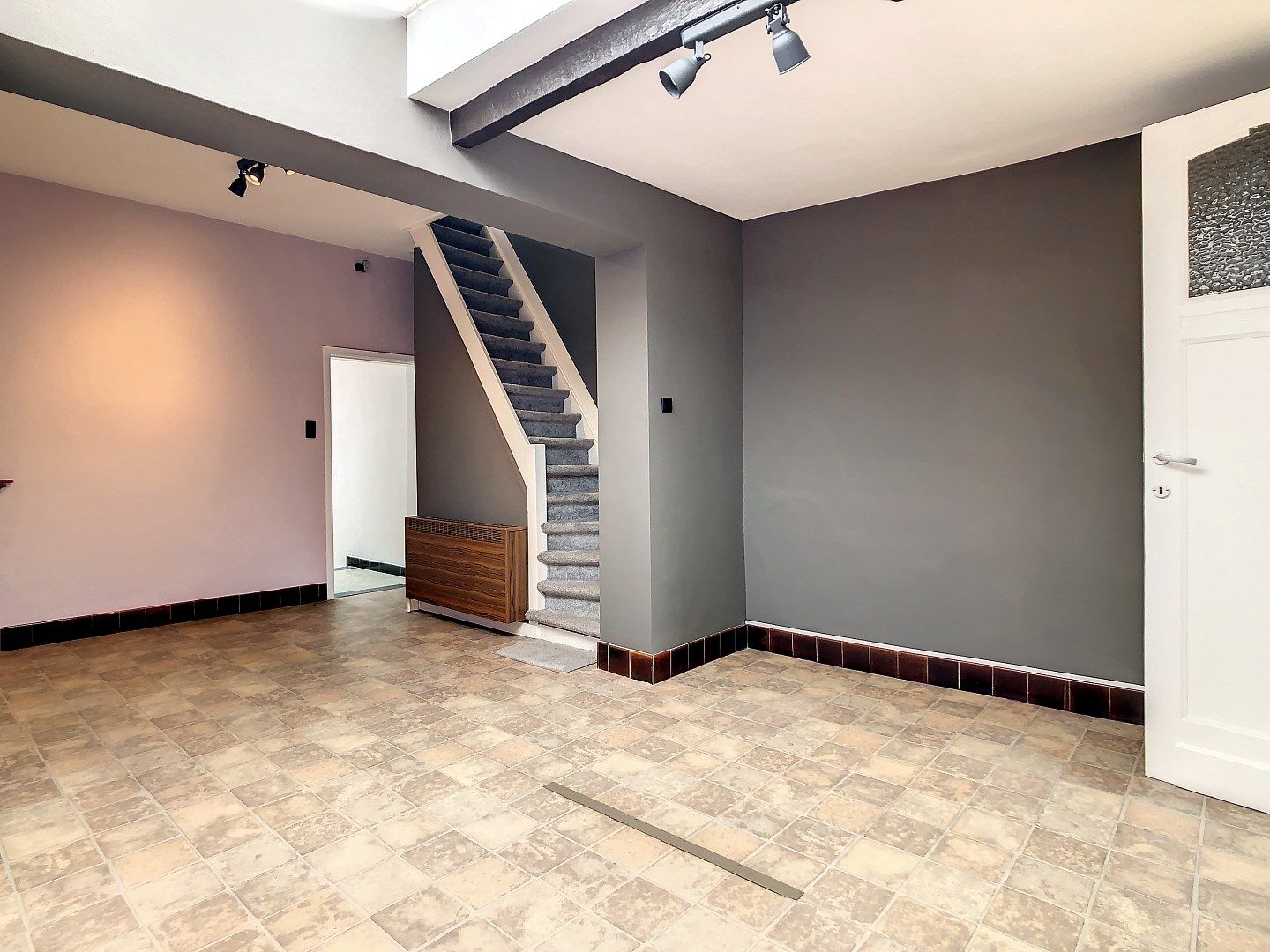 Centraal gelegen stadswoning met drie slaapkamers en aangename stadstuin – EPC 335 kWh/m² - bewoonbare oppervlakte 92 m²  foto 5