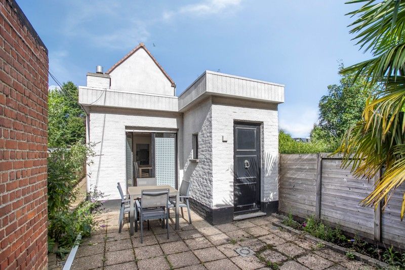 Gezellige woning met binnenkoer TE KOOP in het hart van Sint-Eloois-Vijve! foto 5
