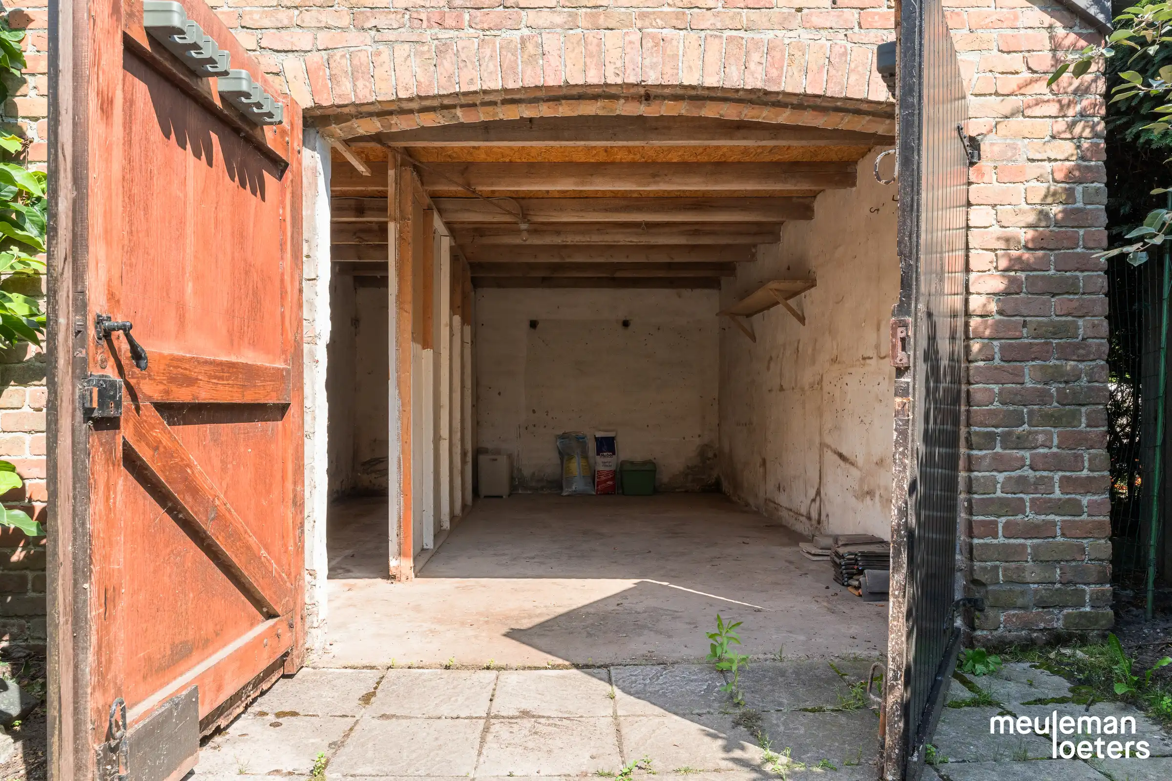 Interessante halfopen woning met veel potentieel te Sint-Michiels (Brugge) foto 6