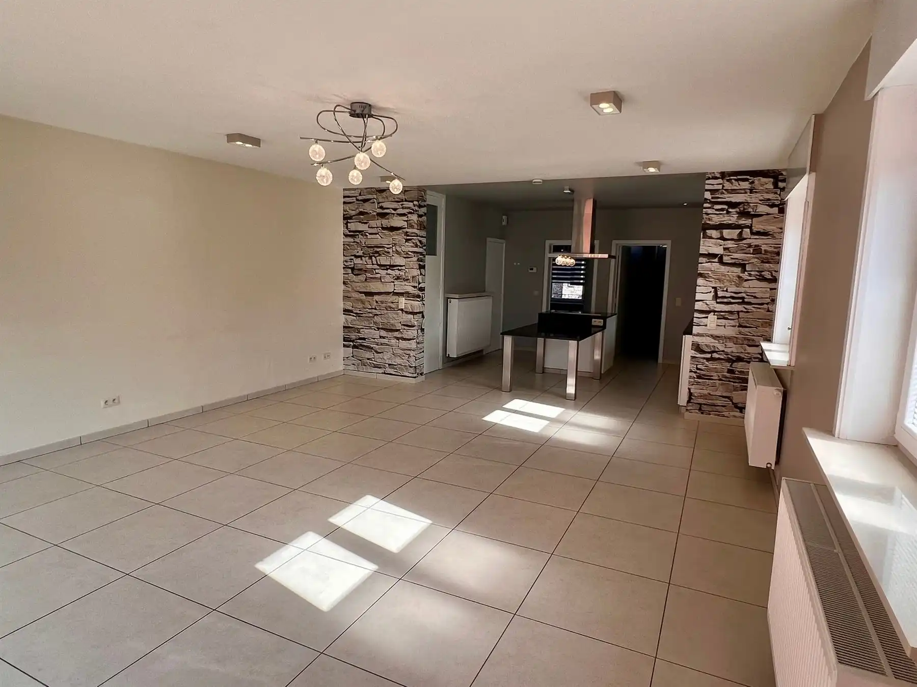 Gerenoveerde woning met 3 slaapkamers en tuin foto 9