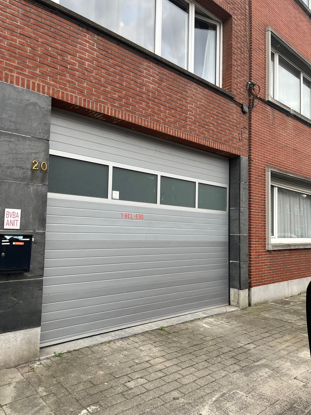 Afscheidbaar magazijn van 235m² op top ligging! foto 3