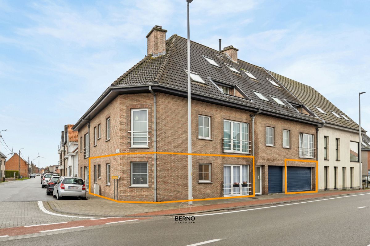 Knap gerenoveerd appartement mét garage foto 14