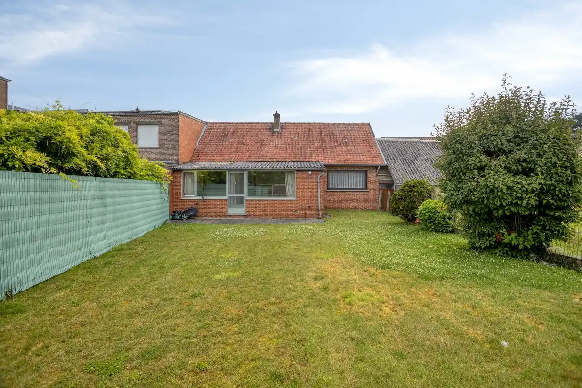 Te renoveren, rustig gelegen, woning met twee slaapkamers foto 12